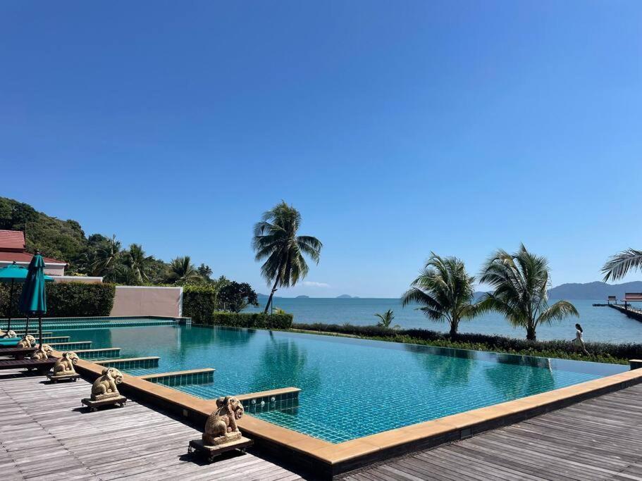 Panoramic Sea View, 1 Bed Flat *